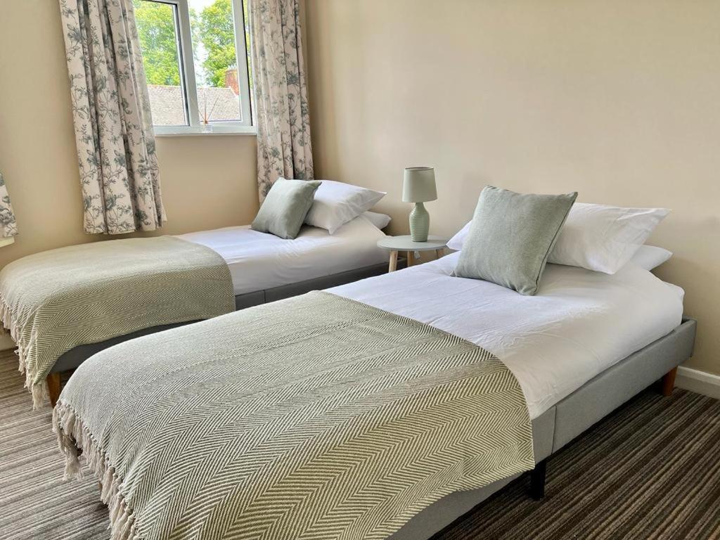 Family Home In Hampshire - Sleeps Up To 9 People With 3 Parking Spaces Winchester Dış mekan fotoğraf